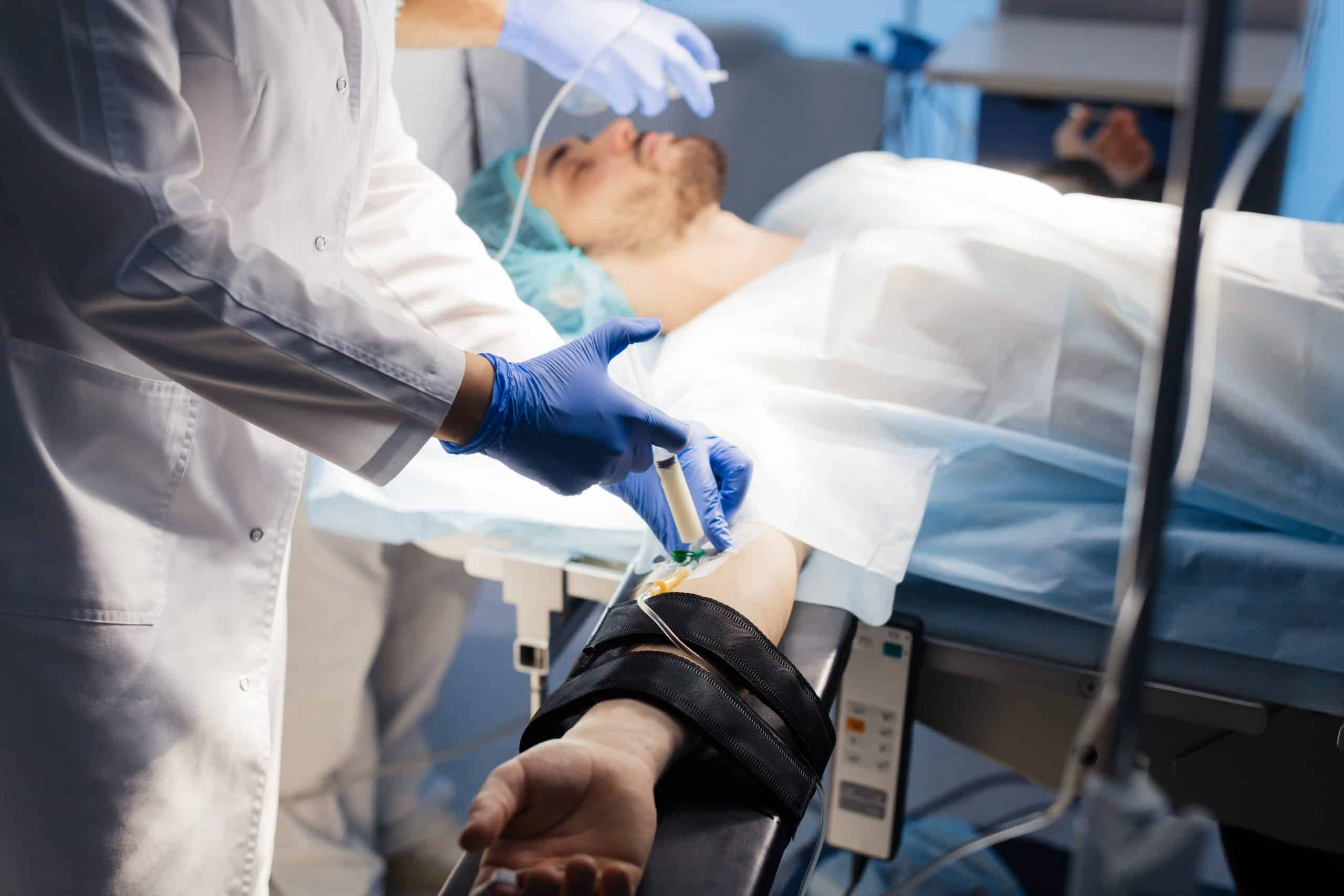 anesthesiologist gives the mask inhalation anesthe 2024 05 15 01 04 04 utc scaled